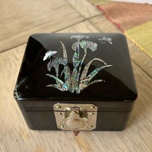 Vintage Black lacquered Box w/ Abalone inlay